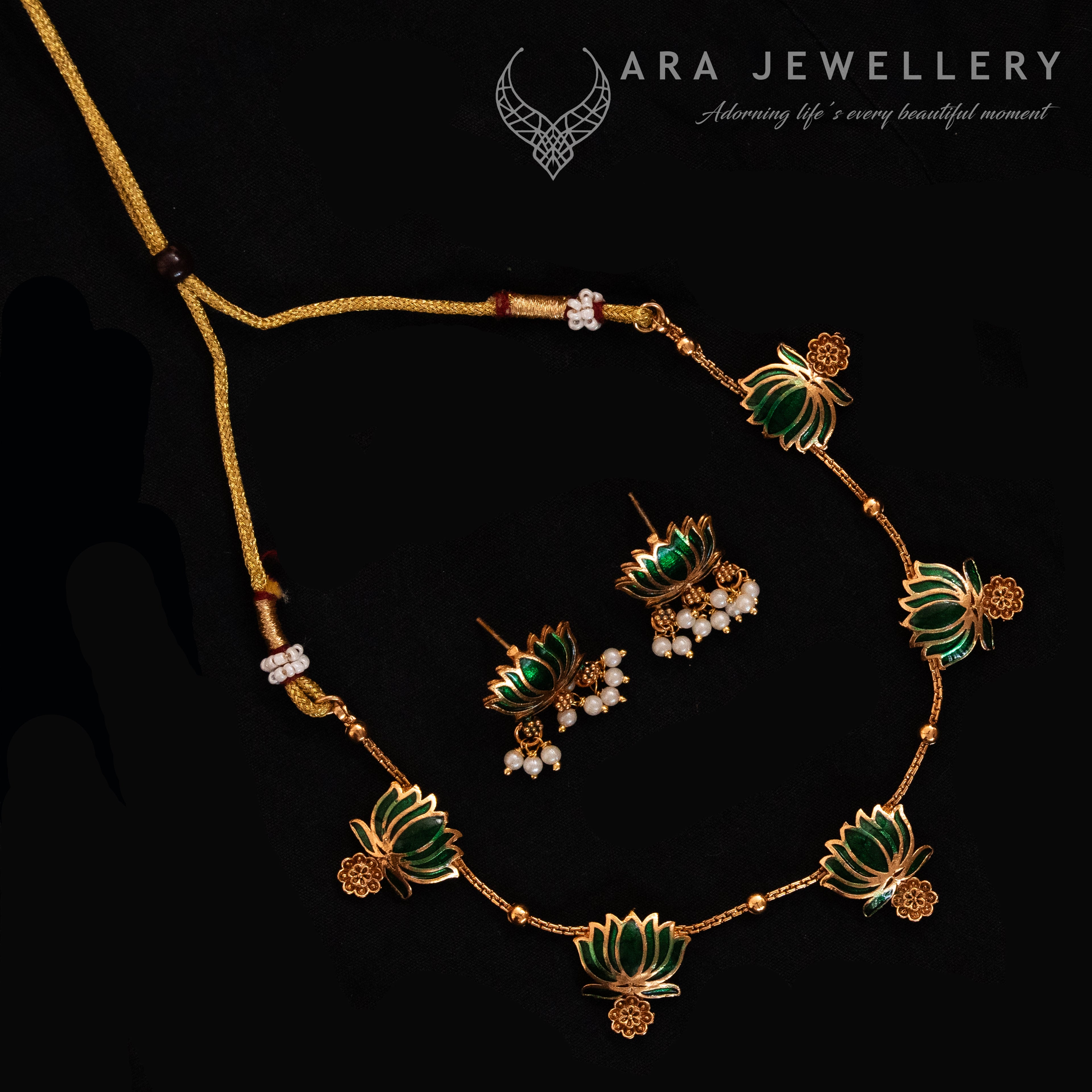 Lotus Design Necklace (Green)